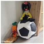 papier-maché voetbal, voetbal surprise